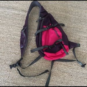 Patagonia Sling like new.
